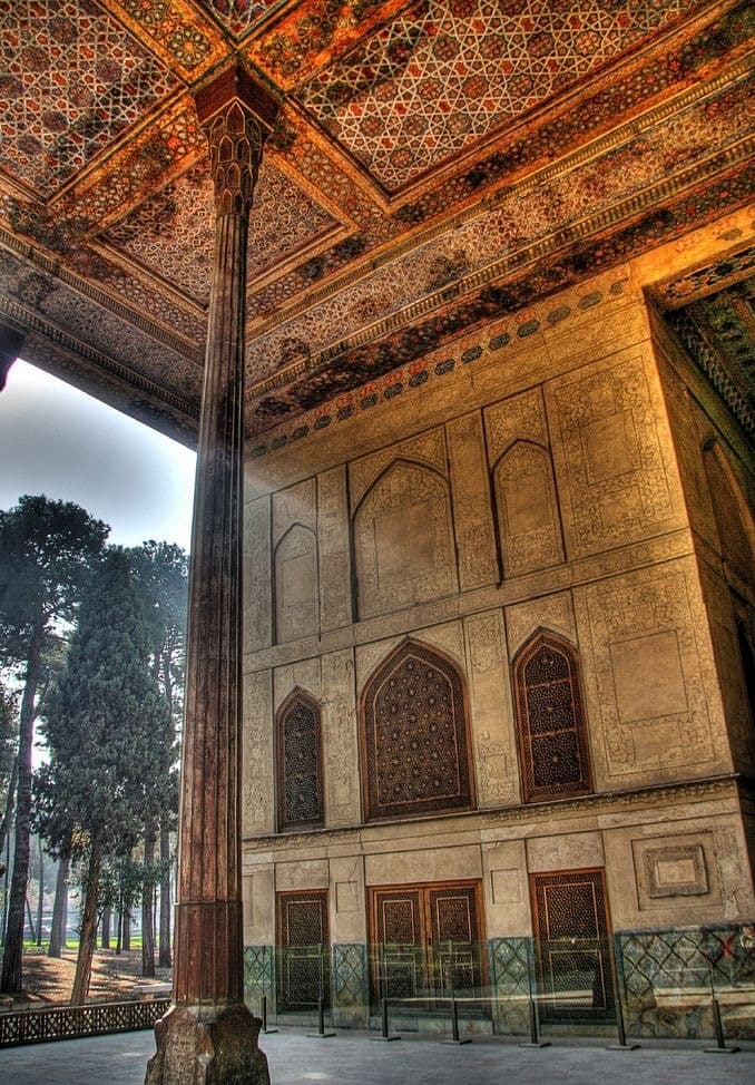 Day 8: Isfahan – Bridges & Bazaars