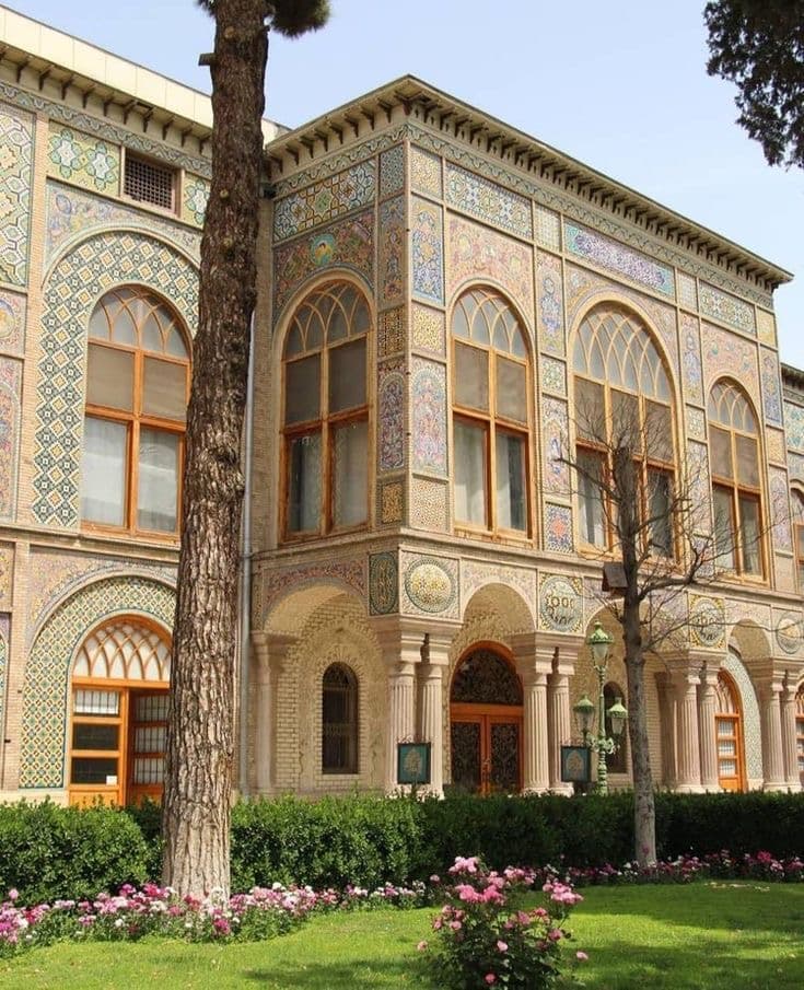 • Visiting the grand Golestan Palace in the capital, Tehran.