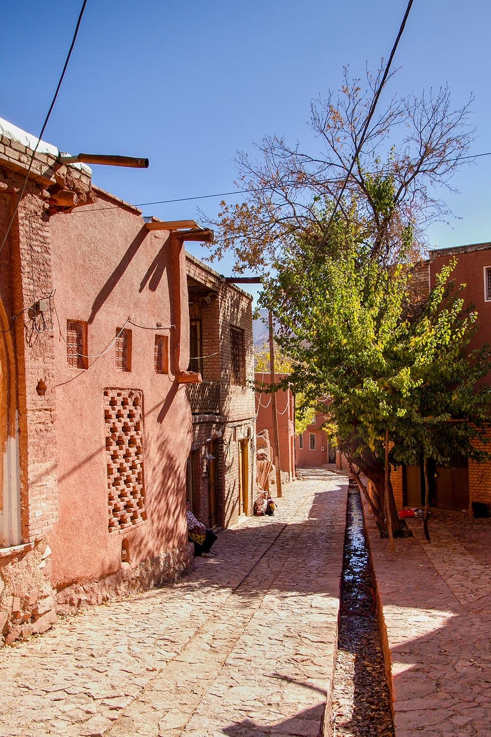 Day 4 – Drive to Isfahan via Abyaneh on Grand Persia: History and Desert 14 Day Group Tour