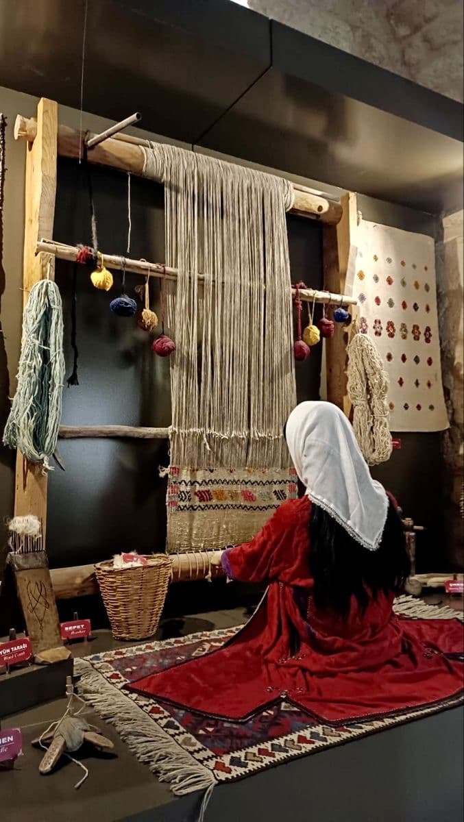  Cultural Workshops – Learn carpet weaving, felt-making, or pottery.