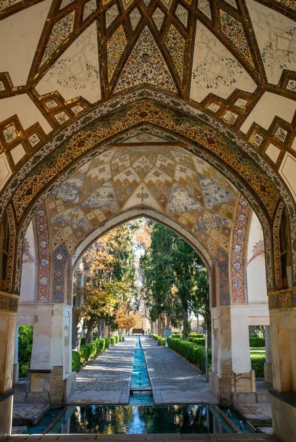 •	Kashan’s Persian gardens and traditional houses