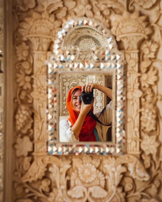 Photography tour capturing Persian art and architecture