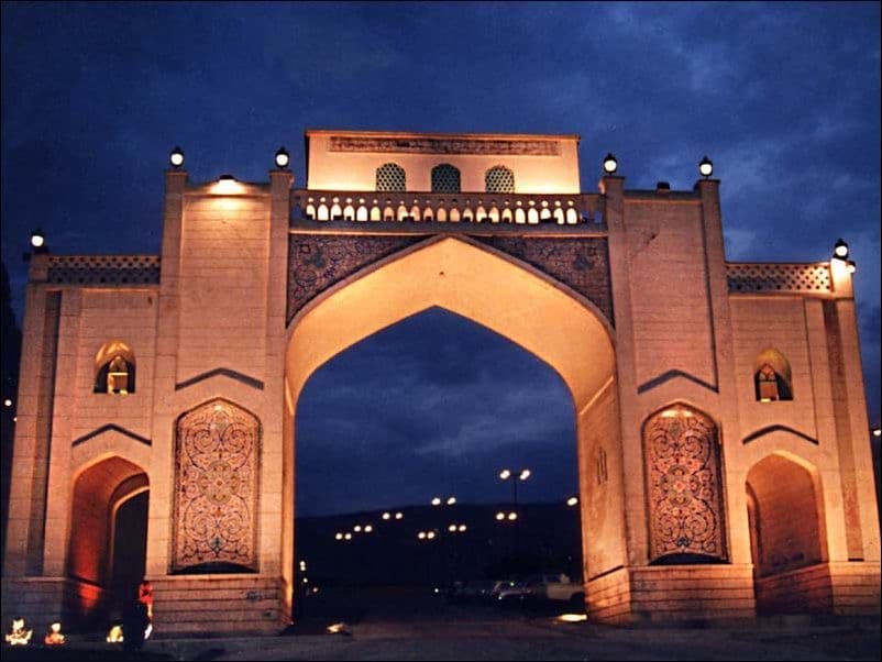 Day 12 – Drive to Shiraz on Grand Persia: History and Desert 14 Day Group Tour