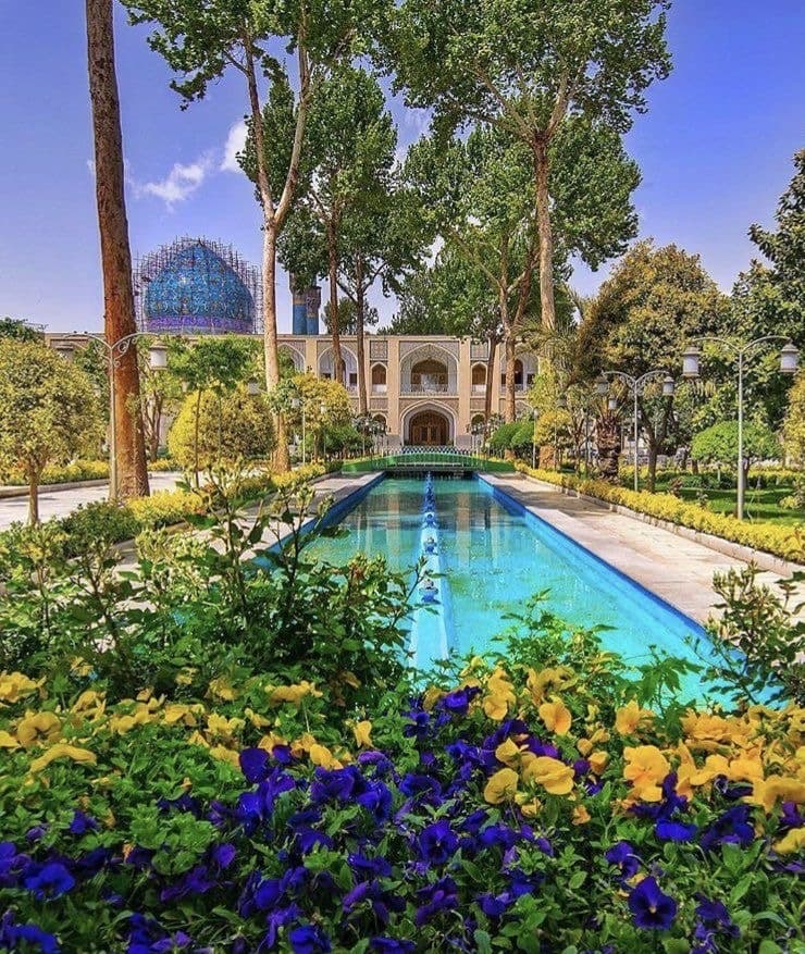 Day 7 – Isfahan Drive on Classic Persian 10-Day Luxury Group Tour