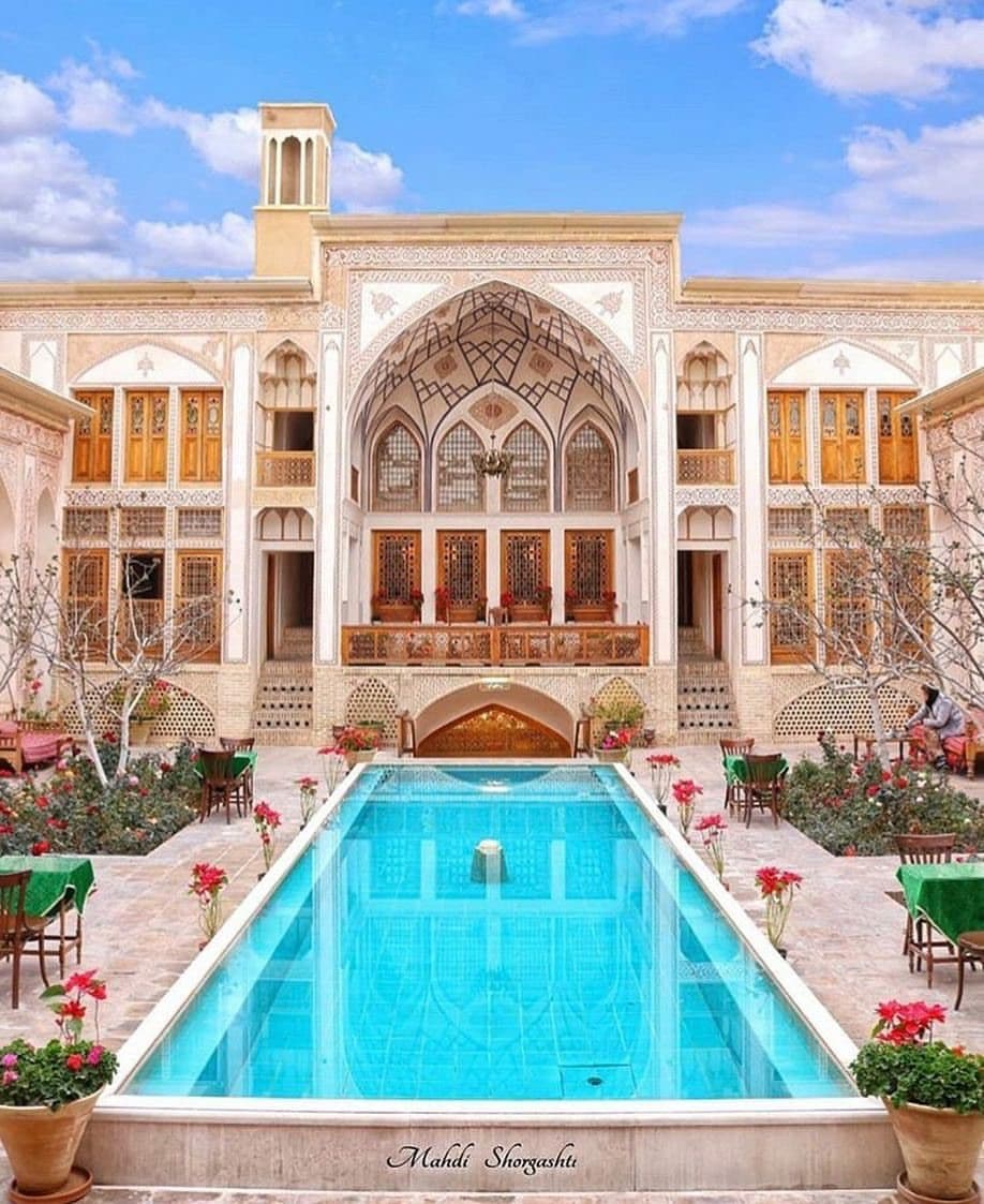 Day 2: Tehran → Kashan – Gardens & Heritage Houses